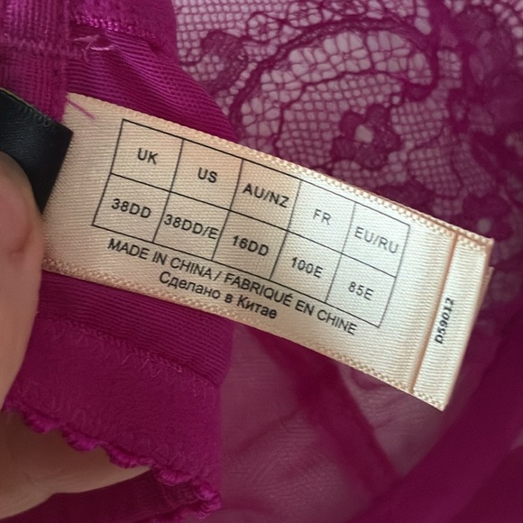 Dita Von Teese Muse Underwire Bra in Magenta 38DD/E - Picture 7 of 8